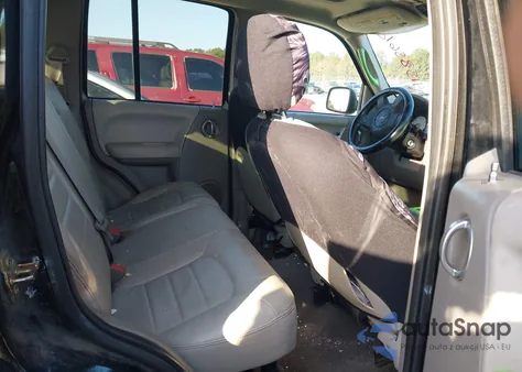 2003 Jeep Liberty Limited Edition из США, поврежденный, VIN 1J8GK58K73W710535